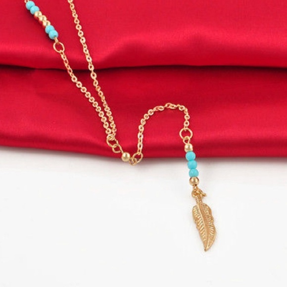 Jewelry - 🎉HP🎉 Boho Bead and Feather Necklace